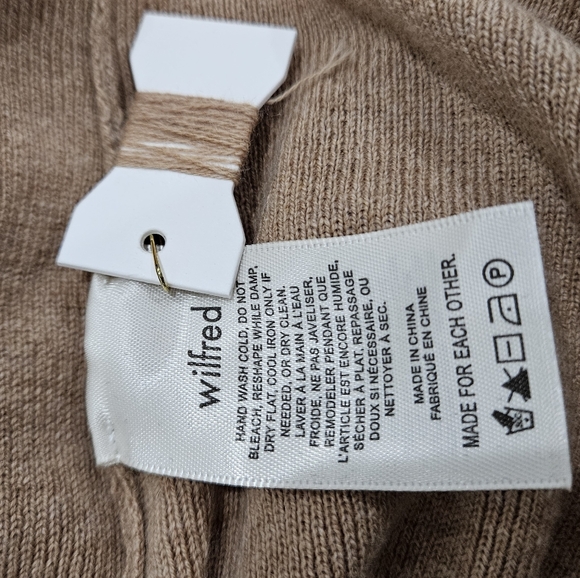 Aritzia Wilfred Rebecca Turtleneck - Picture 4 of 5